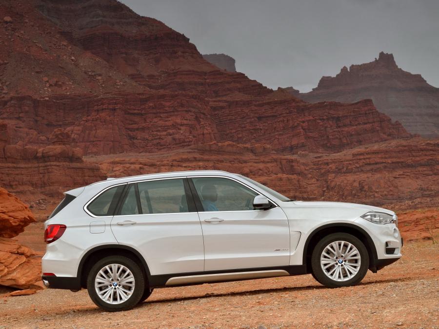  BMW X5 xDrive 3.0d 2013 года  (фото 21 из 30)